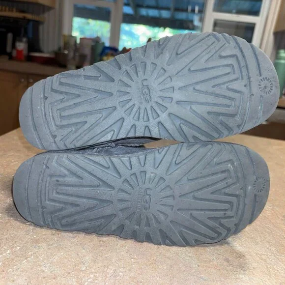 EXCELLENT UGG Classic Short II Suede Boots Gray Twinface Sheepskin Lining 6 - Picture 8 of 13